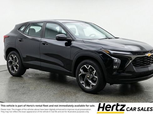 Used 2025 Chevrolet Trax LT FWD image 1