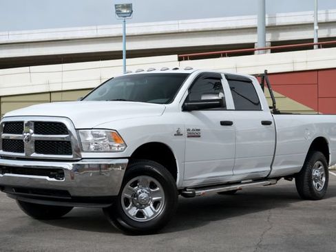Used 2018 RAM 3500 Tradesman w/ Chrome Appearance Group AWD/4WD image 7