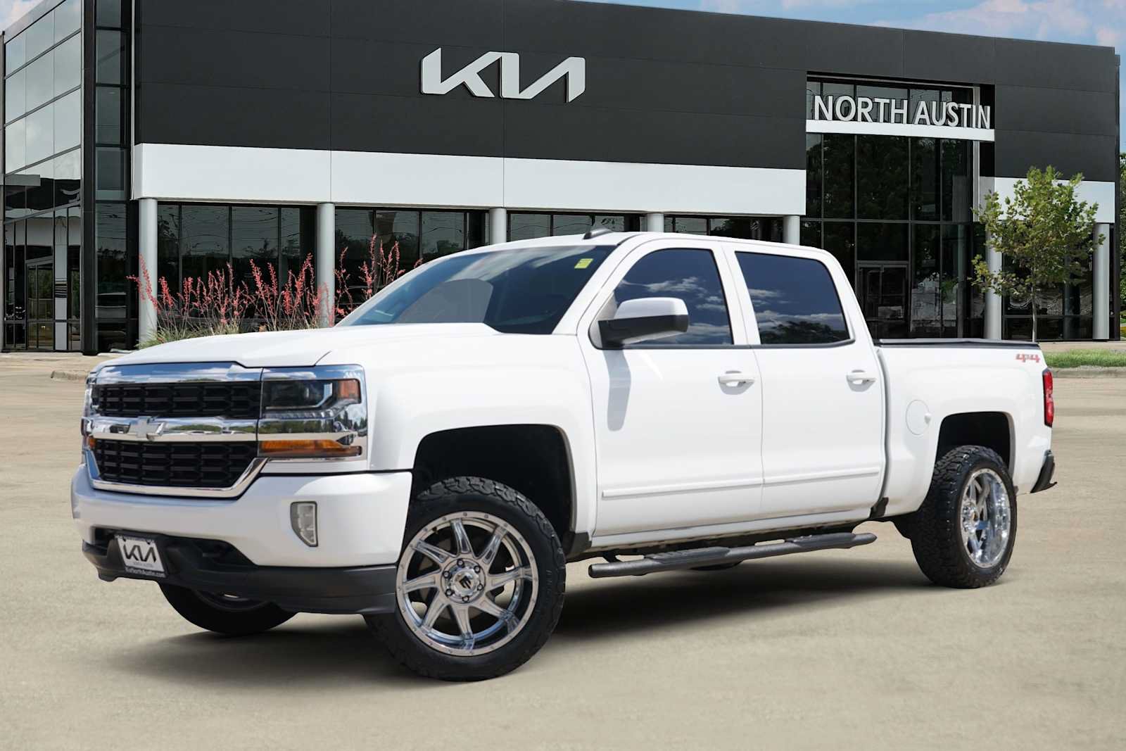 Used 2018 Chevrolet Silverado 1500 LT w/ Texas Edition AWD/4WD image 1