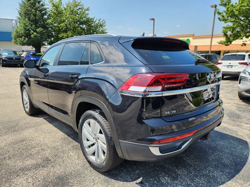 Used 2022 Volkswagen Atlas Cross Sport SE image 3