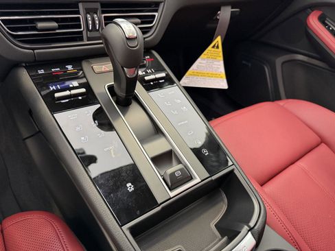 New 2026 Porsche Macan image 19