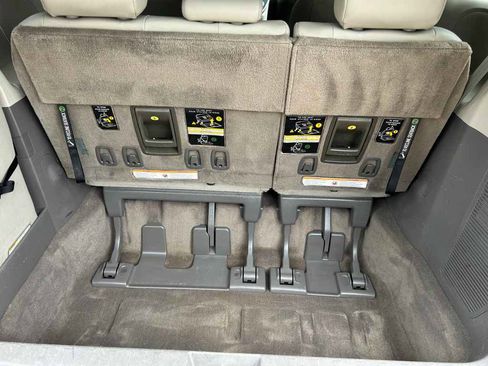 Used 2015 Toyota Sienna XLE w/ XLE Navigation Package FWD image 16
