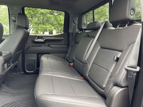 Used 2022 Chevrolet Silverado 1500 LT Trail Boss w/ LT Trail Boss Premium Package AWD/4WD image 25