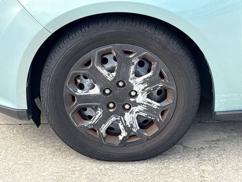 Used 2012 Ford Focus SE FWD image 12