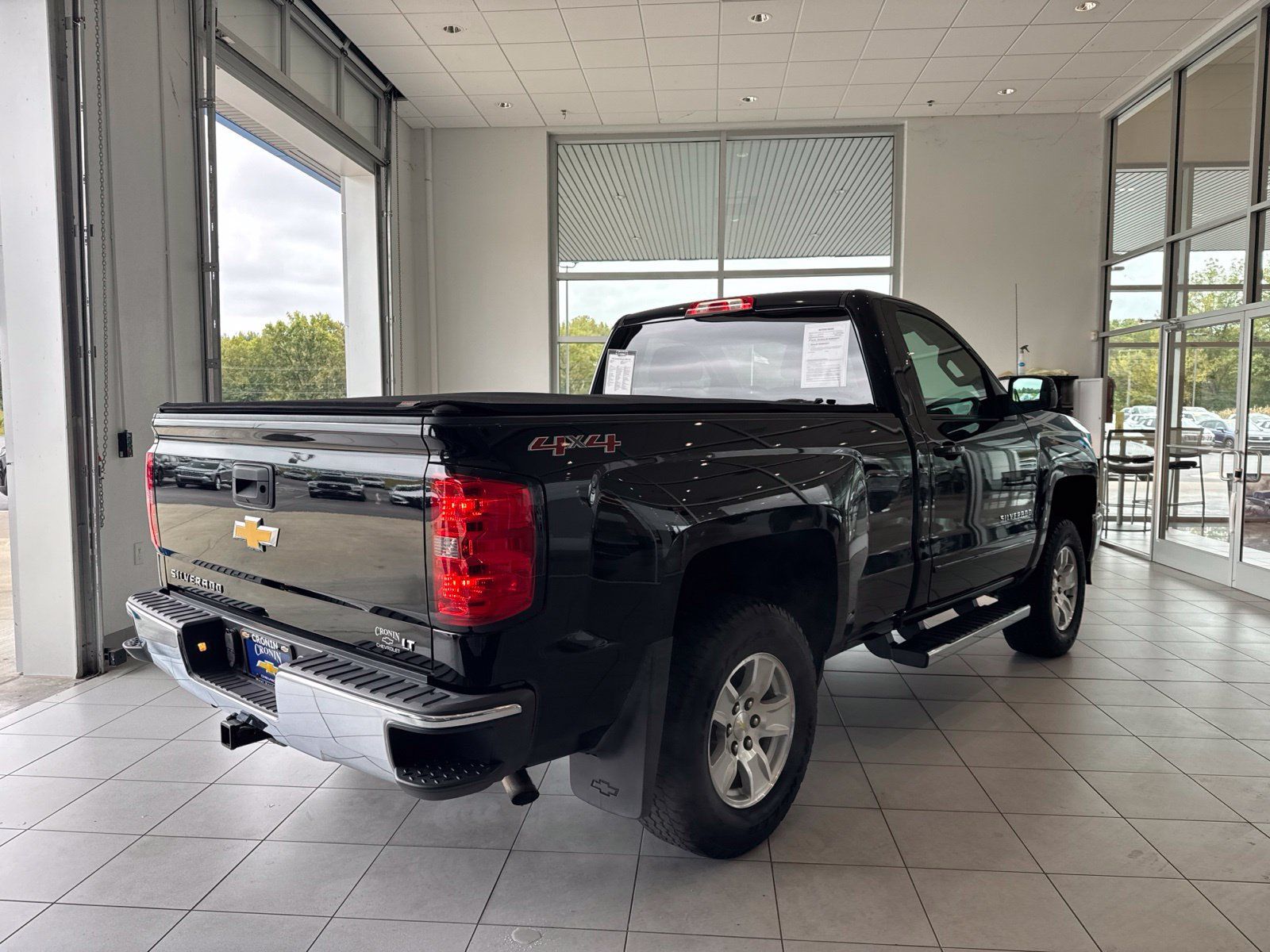 Used 2015 Chevrolet Silverado 1500 LT w/ LT Convenience Package AWD/4WD image 4