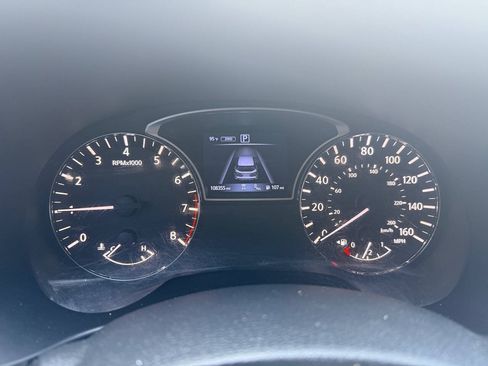 Used 2019 Nissan Pathfinder SV AWD/4WD image 31