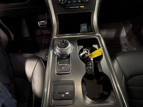 Used 2023 Ford Edge ST-Line image 30