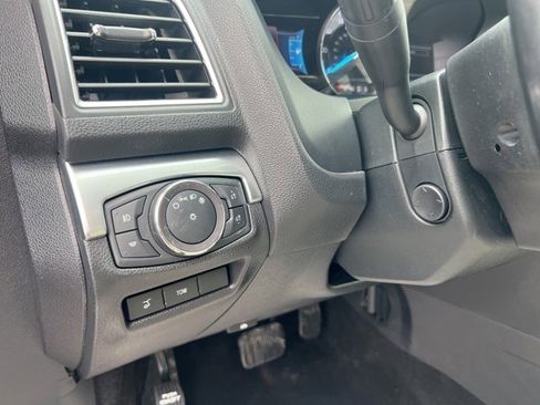 Certified 2019 Ford Explorer Limited w/ Limited Luxury Package image 8