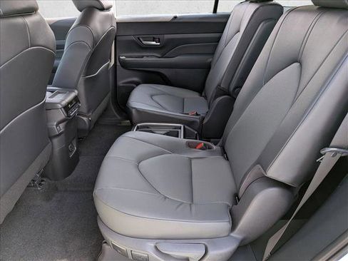 New 2026 Toyota Grand Highlander FWD image 15