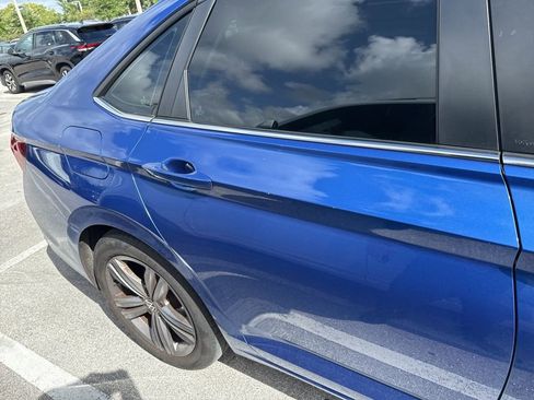 Used 2023 Volkswagen Jetta SE w/ Panoramic Sunroof Package image 7