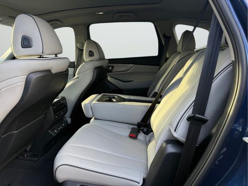 Used 2022 Acura MDX SH-AWD w/ Advance Package image 14