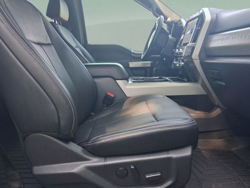 Used 2022 Ford F250 Lariat w/ Lariat Ultimate Package AWD/4WD image 30
