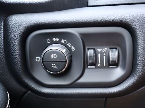 New 2026 RAM 2500 Laramie w/ Night Edition AWD/4WD image 20