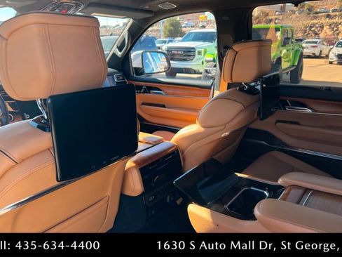 Used 2022 Jeep Grand Wagoneer Series III w/ Rear Seat Video Group 1 image 19