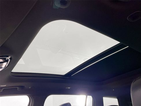 Used 2023 Jeep Grand Cherokee L Overland image 17