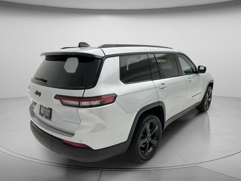 Used 2023 Jeep Grand Cherokee L Laredo AWD/4WD image 4