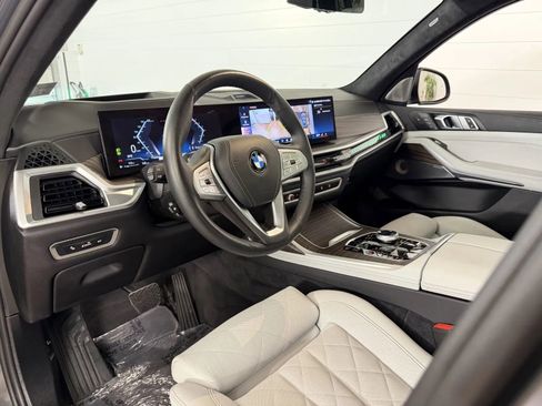 Used 2025 BMW X7 xDrive40i w/ Executive Package AWD/4WD image 11