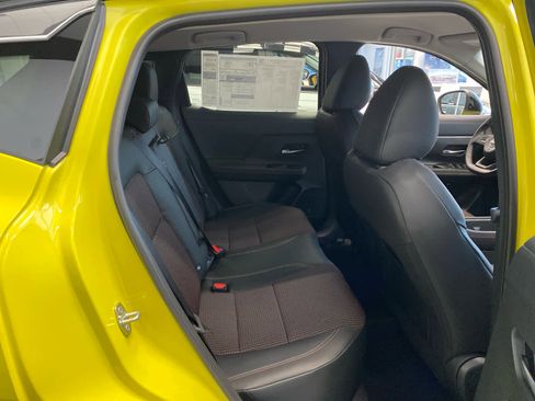 New 2025 Nissan Kicks SR image 30