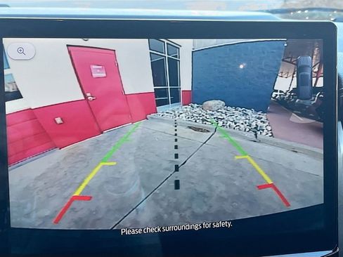 Used 2022 Ford Expedition XLT image 14