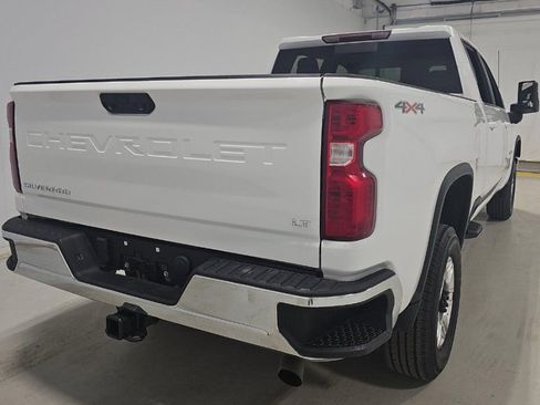 Used 2022 Chevrolet Silverado 3500 LT w/ Convenience Package AWD/4WD image 3