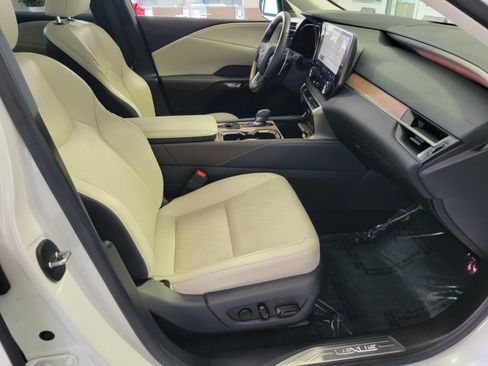 Certified 2024 Lexus RX 350 Premium w/ Accessory Package (Z1) image 17