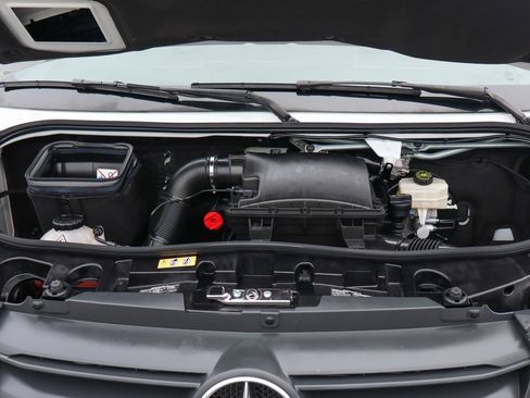 Used 2022 Mercedes-Benz Sprinter 2500 image 11