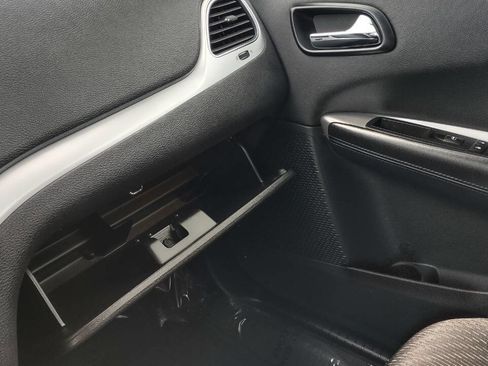 Used 2011 Dodge Journey Mainstreet w/ Popular Equipment Group image 23