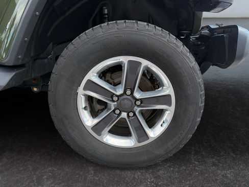 Used 2021 Jeep Wrangler Unlimited Sahara AWD/4WD image 27