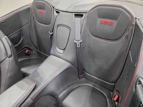 Used 2019 Aston Martin DB11 Volante image 16