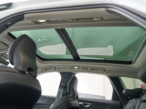 Certified 2025 Volvo XC60 B5 Plus AWD/4WD image 23