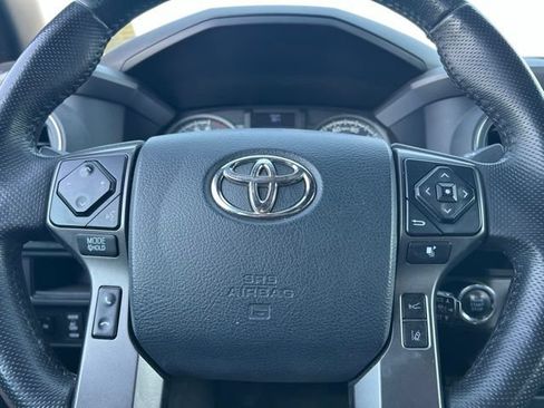 Used 2019 Toyota Tacoma TRD Off-Road AWD/4WD image 15