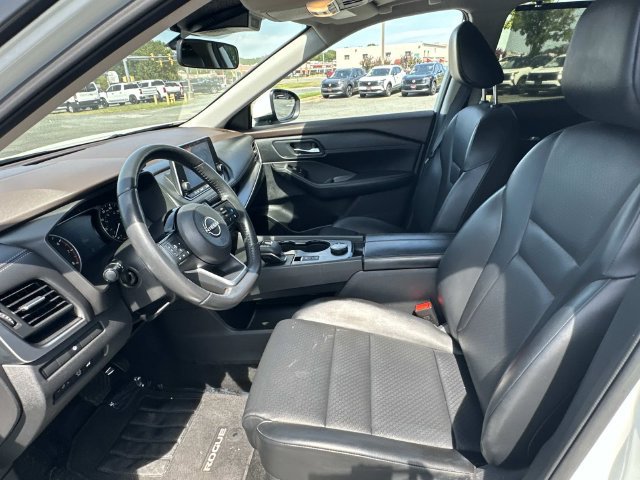 Used 2023 Nissan Rogue SV w/ SV Premium B Package AWD/4WD image 14