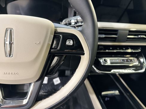 New 2026 Lincoln Corsair Premiere image 15