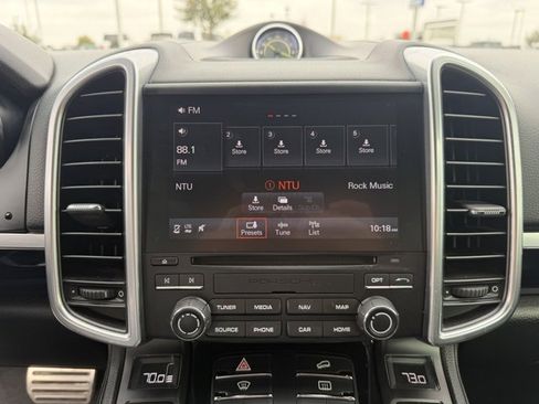 Used 2018 Porsche Cayenne S image 14