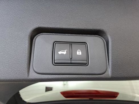 Certified 2026 Nissan Rogue SV FWD image 21
