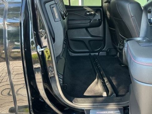 Used 2021 Honda Ridgeline Black Edition image 12