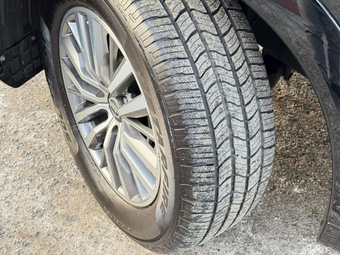 Used 2021 Nissan Armada SL w/ Captain's Chairs Package image 82