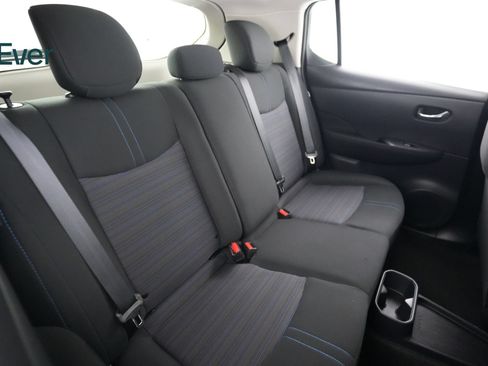 Used 2025 Nissan Leaf S FWD image 5