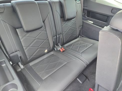 Certified 2025 Volkswagen Atlas SE FWD image 20