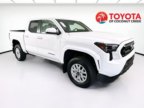 Certified 2025 Toyota Tacoma SR5 image 1