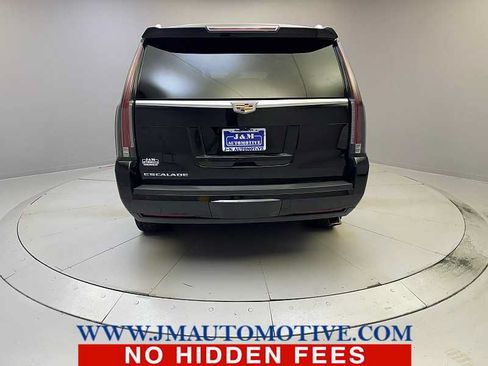 Used 2017 Cadillac Escalade Luxury AWD/4WD image 4