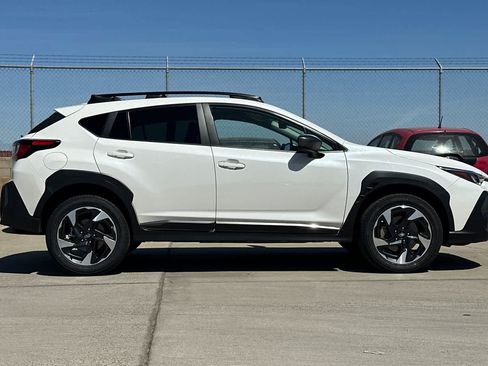Used 2024 Subaru Crosstrek 2.5i Limited w/ Crosstrek Mirror Package AWD/4WD image 2