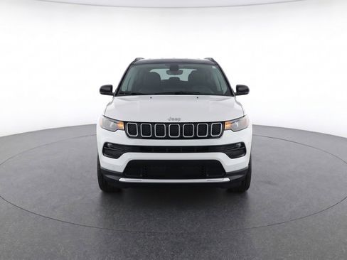 Used 2025 Jeep Compass Limited AWD/4WD image 2