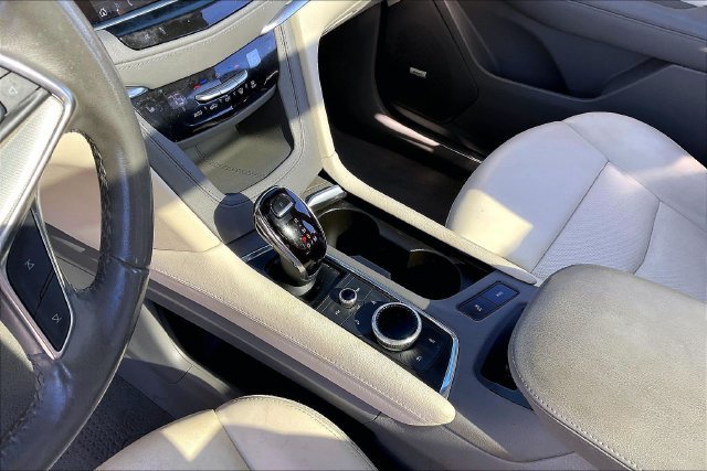 Used 2023 Cadillac XT5 Premium Luxury FWD image 12