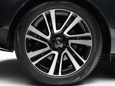 Used 2023 Land Rover Range Rover SE image 37