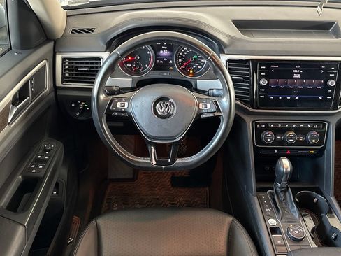 Used 2018 Volkswagen Atlas SEL AWD/4WD image 19