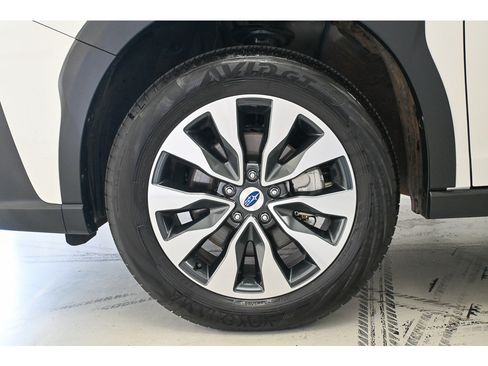 Used 2023 Subaru Outback Touring AWD/4WD image 23