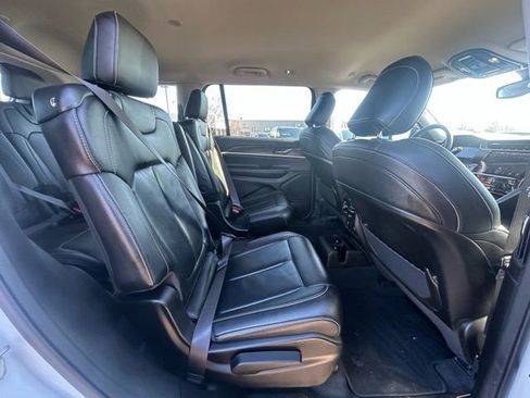 Used 2023 Jeep Grand Cherokee L Limited w/ Black Appearance Package image 26