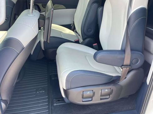 Used 2025 Kia Carnival SX Prestige FWD image 10