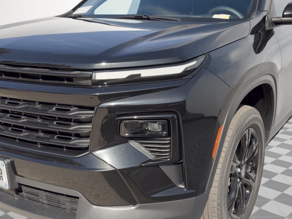 New 2027 Chevrolet Traverse RS FWD image 12